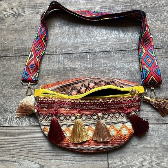 Bohemian Multicolored Tassel Pattern Hobo Sling Bag - Picture 13 of 14